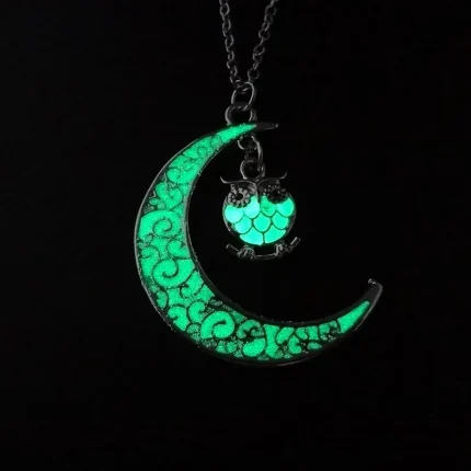 Popular Glow In The Dark Pendants Hot Fashion Luminous Beads Necklace Hollow Moon Owl Pendant Girl Women Jewelry Christmas Halloween Gift Highlight of Party ZL1091